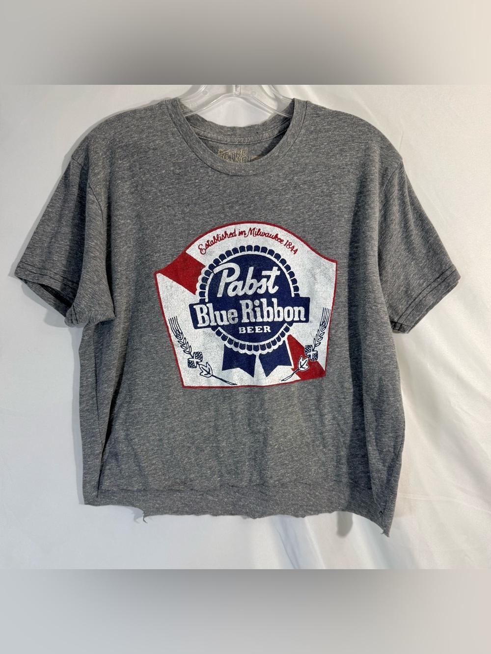Pabst Blue Ribbon Vintage Style Short Sleeve Cropped Graphic T-Shirt Size Medium
